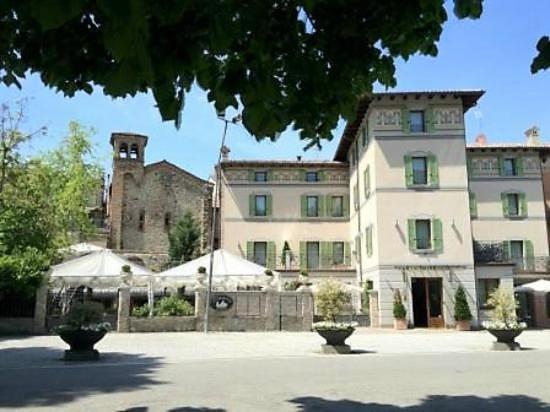 Cora Hotels Leon D'Oro CastellʼArquato Esterno foto