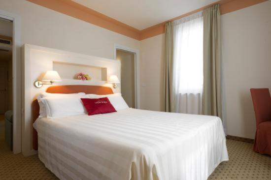 Cora Hotels Leon D'Oro CastellʼArquato Esterno foto