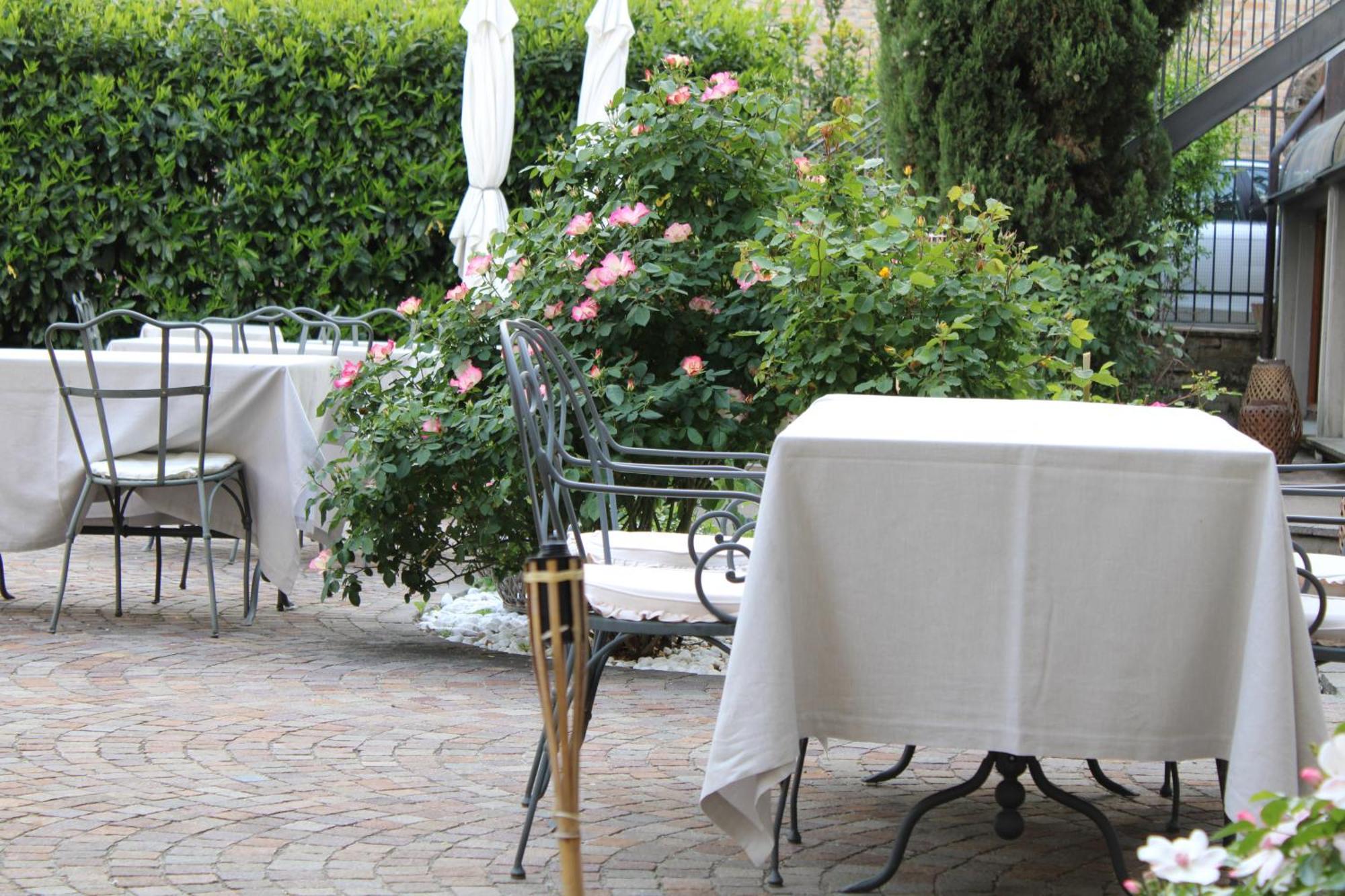 Cora Hotels Leon D'Oro CastellʼArquato Esterno foto